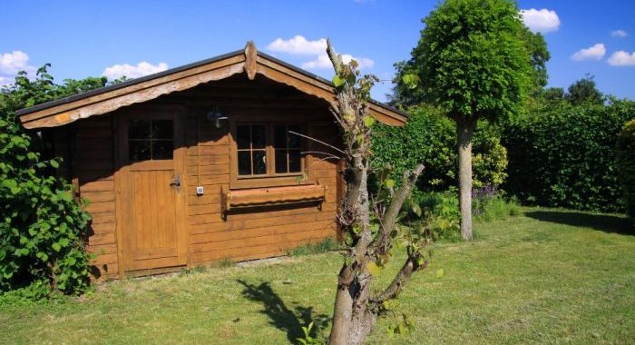 Jak rozplanować układ pomieszczeń w niewielkim jednorodzinnym budynku na działcać